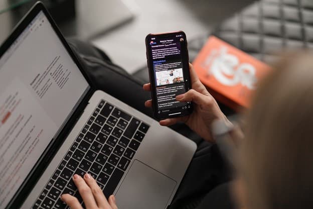 Graphik Artikel Wie Organisationen erfolgreich Stress erzeugen: Multitasking auf drei Ebenen